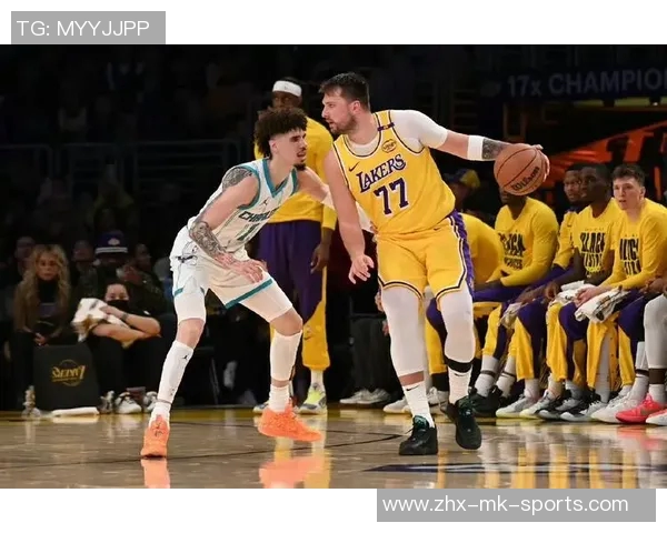 黄蜂队鲍尔与卡斯尔联手发力击败马刺队马威贡献双十表现