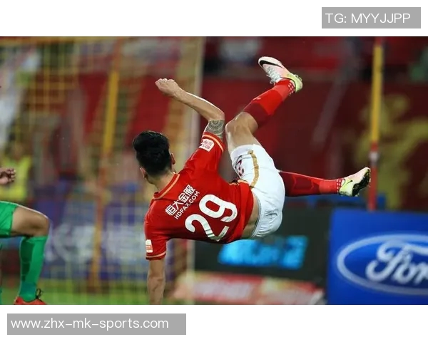 广州恒大与河北华夏的巅峰对决展现中超联赛的激烈竞争与精彩瞬间